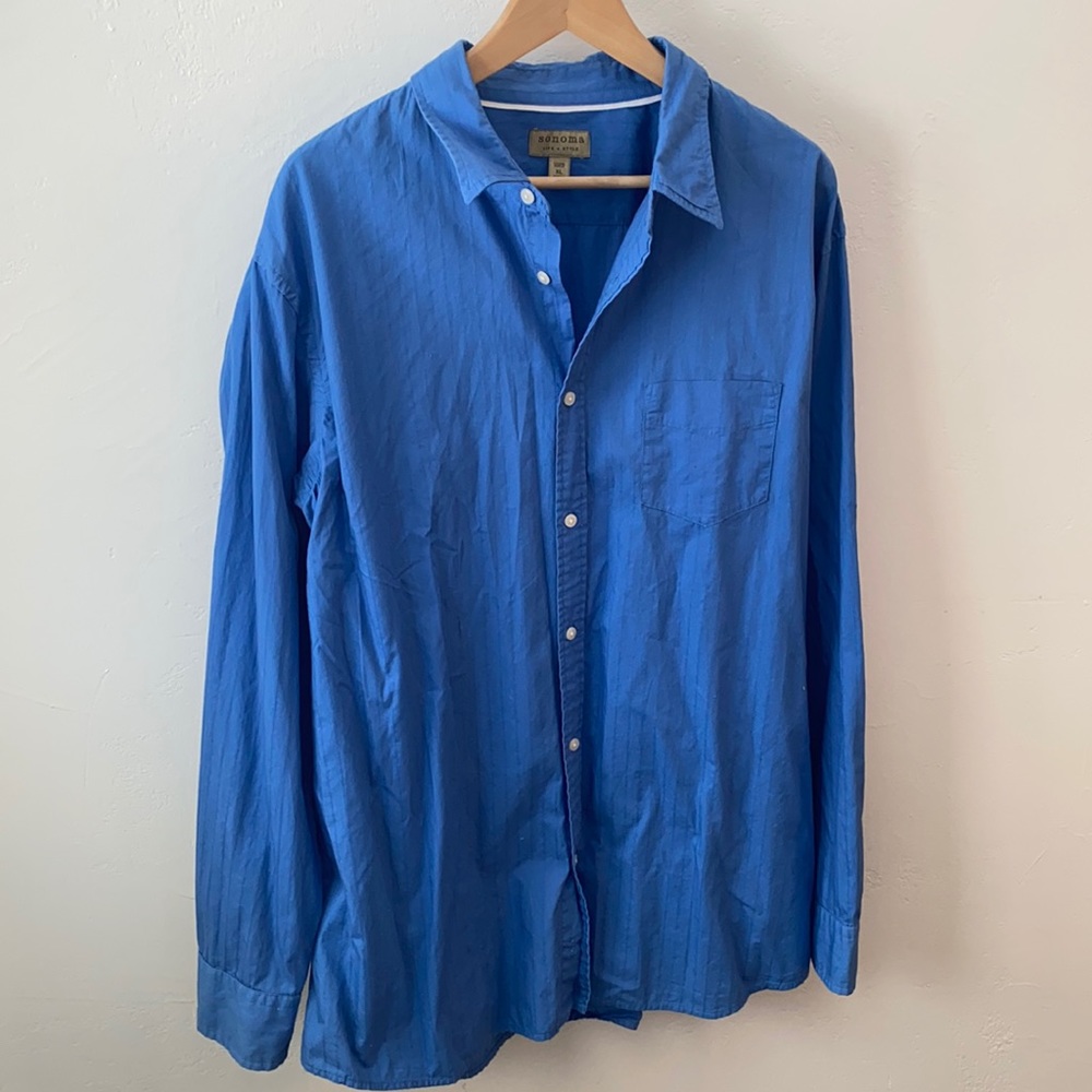 Men’s blue button down
